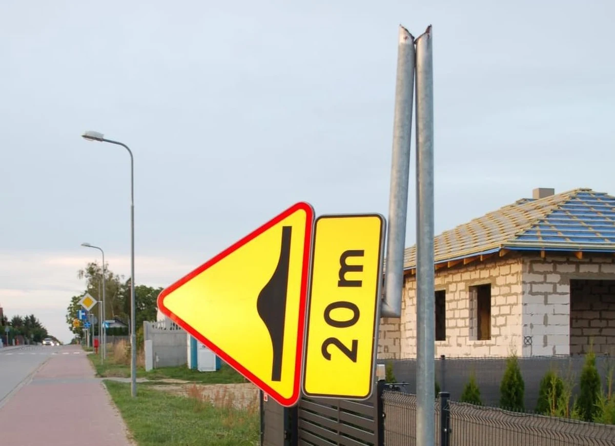 Idąc po drodze niszczyli napotkane znaki drogowe. Wandalizm miał miejsce na ulicach Sadowej, Gorzyckiej i Zagrodowej w Międzychodzie (Wielkopolska). Sprawcy tych uszkodzeń zostali już zatrzymani. O konsekwencjach ich zachowania będzie decydował sąd, a grozi im do 5 lat pozbawienia wolności.