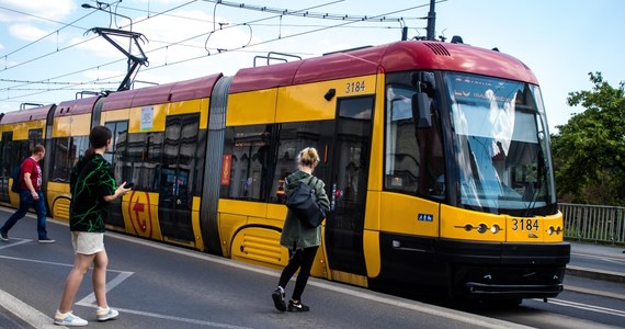 ​Na weekend 2-3 września tramwajarze zaplanowali demontaż rozjazdu nakładkowego na ulicy Puławskiej przy Dworkowej, gdzie dziś tramwaje linii 31 i 75 zmieniają kierunek jazdy. W związku z tym pasażerów czekają utrudnienia.