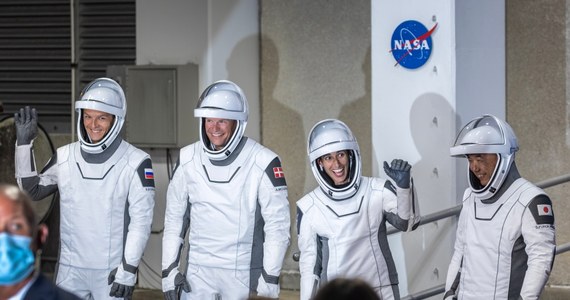 Z Centrum Kosmicznego NASA na przylądku Canaveral na Florydzie w USA wystartowała w sobotę kolejna misja załogowa na Międzynarodową Stację Kosmiczną (ISS). Przedsięwzięcie o nazwie Crew-7 to wspólna inicjatywa NASA i firmy SpaceX, założonej przez miliardera Elona Muska - informuje agencja AP.