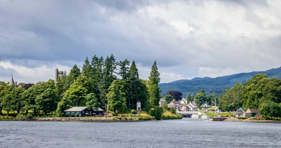 ​W weekend w szkockim jeziorze Loch Ness trwają największe od ponad 50 lat poszukiwania potwora, który podobno ma w nim mieszkać. W tym roku minęło 90 lat od czasu, kiedy po raz pierwszy pojawiły się doniesienia na jego temat.