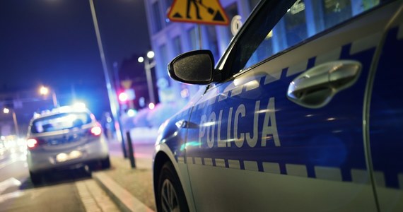 Tragedia po policyjnej interwencji na jednym z wrocławskich osiedli. W szpitalu zmarł 28-letni obywatel Norwegii. Policja z Wrocławia wydała oświadczenie w tej sprawie.