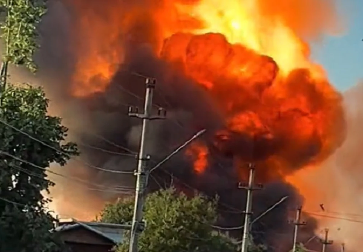 Jedna osoba nie żyje, co najmniej 57 zostało rannych. To efekt dwóch potężnych eksplozji na stacji gazu płynnego (LPG) we wsi Crevedia niedaleko Bukaresztu. Do zdarzenia doszło w sobotę.