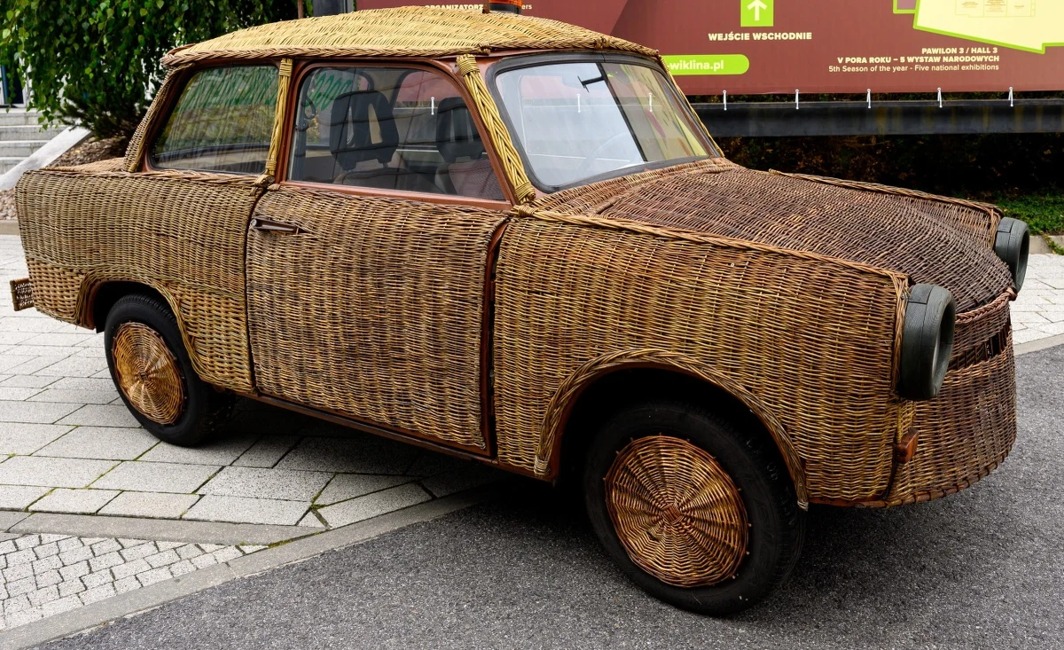 V Światowy Festiwal Wikliny i Plecionkarstwa - to nazwa trwającego od czwartku wydarzenia na Międzynarodowych Targach Poznańskich. Jest to jedno z największych i najważniejszych spotkań środowiska plecionkarzy i jego sympatyków na świecie.