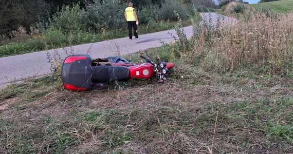 41-letni kierowca motoroweru zginął w wypadku na trasie Kałęczyny - Giże w gminie Ełk (woj. warmińsko-mazurskie). Policjanci pod nadzorem prokuratury wyjaśniają okoliczności zdarzenia.