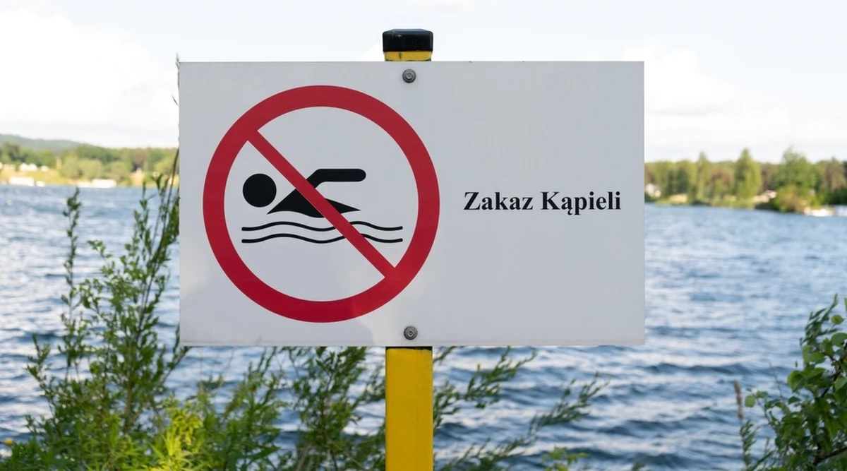 Kolejne kąpieliska na Mazowszu zostały zamknięte, najczęściej przez zakwit sinic. Sytuację może poprawić pogoda - w pierwszej części tego tygodnia w prognozach nie ma upałów.