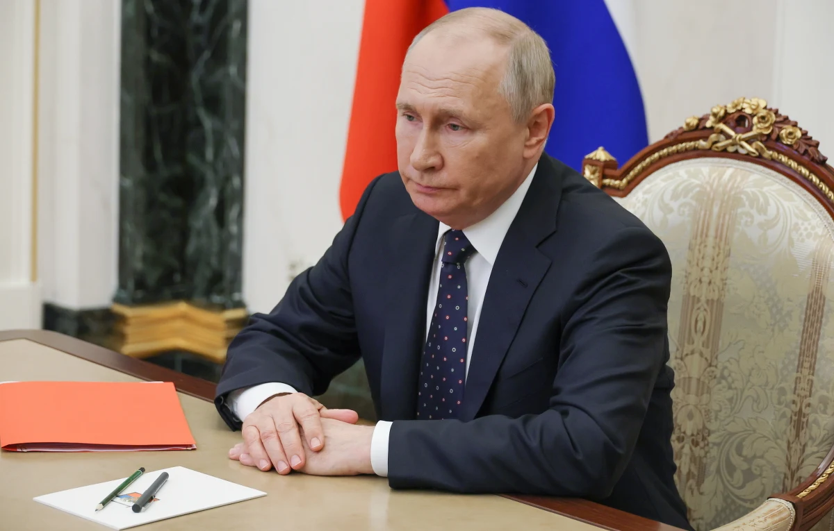 Administracja Władimira Putina wybiera jego przeciwników w wyborach prezydenckich w 2024 roku. Jak podał niezależny rosyjski portal Meduza, powołując się na swoje źródła, zdecydowano się nie dopuścić do startu w wyborach kandydatów młodszych niż 50 lat, aby Putin "nie wyglądał jak stary dziadek".