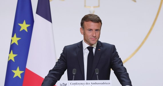 Francja kontra Rosja w Afryce! Tak wielu paryskich komentatorów streszcza sytuacje w rejonie Sahelu. Prezydent Emmanuel Macron zapowiedział, że nie ugnie się pod presją prorosyjskich puczystów w Nigrze i nie odwoła z tego kraju francuskiego ambasadora. Zasugerował również, że Francja nie wycofa z Nigru swoich żołnierzy.