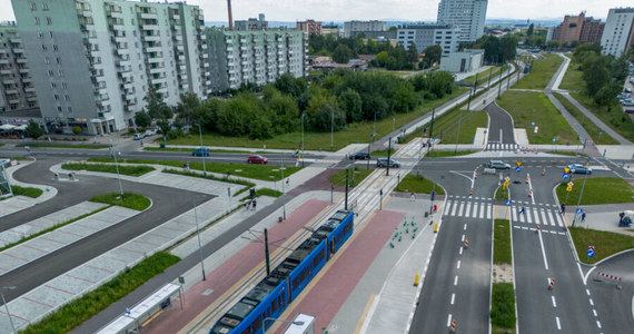 W czwartek, 31 sierpnia, wprowadzona zostanie nowa organizacja ruchu drogowego w związku z planowanym uruchomieniem połączenia tramwajowego do Górki Narodowej. Jak informuje krakowski urząd miasta, nowa linia przecina kilka ważnych skrzyżowań.