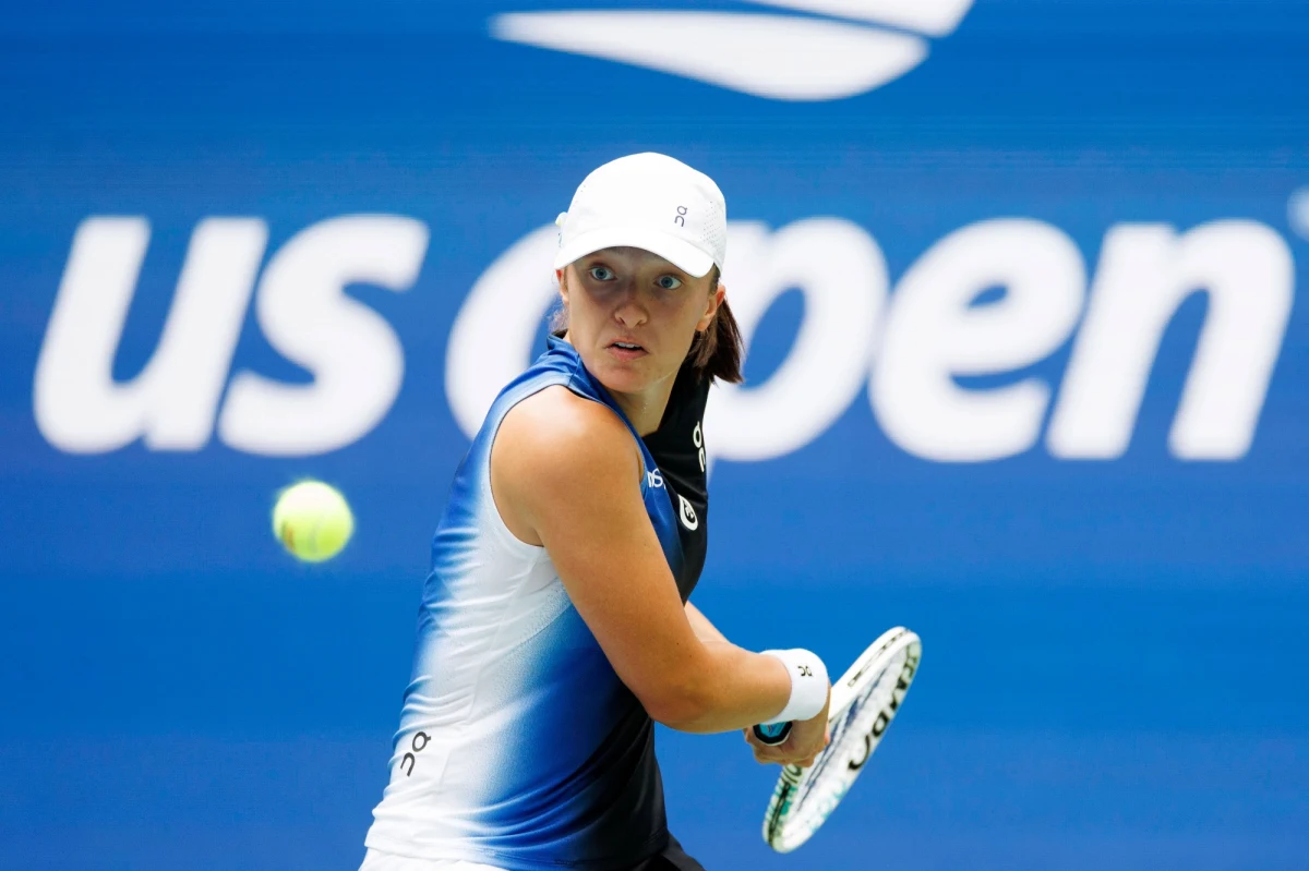 Iga Świątek w kolejnej rundzie wielkoszlemowego US Open. Polka, która broni tytułu, pokonała na kortach w Nowym Jorku Szwedkę Rebeccę Peterson 6:0, 6:1. Spotkanie trwało niecałą godzinę. 