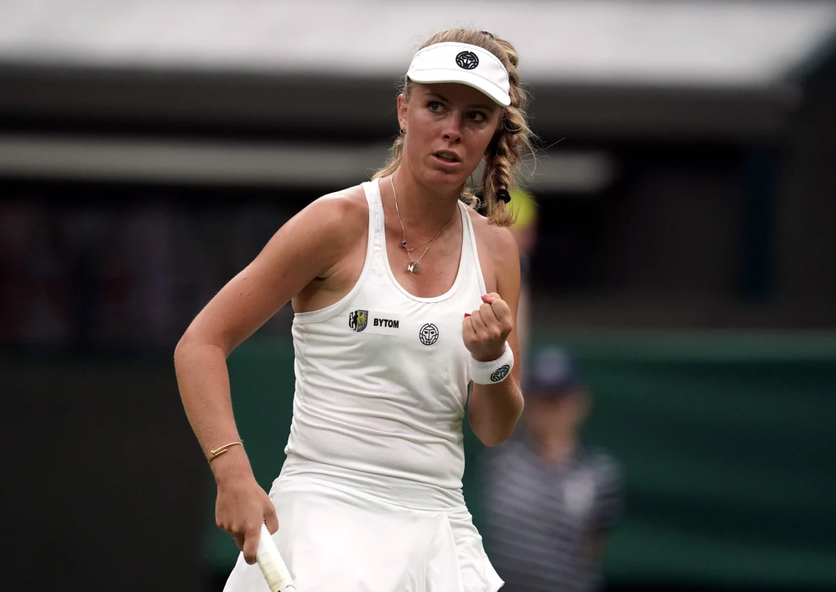 Magdalena Fręch awansowała do drugiej rundy wielkoszlemowego turnieju US Open w Nowym Jorku. Polska tenisistka wygrała w poniedziałek z Amerykanką Emmą Navarro 7:6 (12-10), 1:6, 6:2. Spotkanie trwało 2 godziny i 24 minuty.