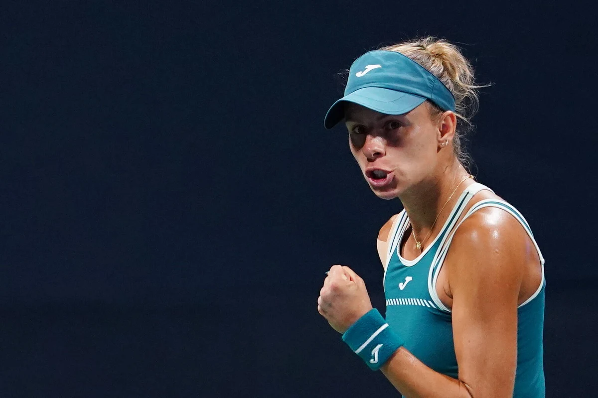 ​Magda Linette awansowała do drugiej rundy wielkoszlemowego turnieju US Open w Nowym Jorku. Rozstawiona z numerem 24. polska tenisistka wygrała z Białorusinką Alaksandrą Sasnowicz 6:3, 6:1. Spotkanie trwało godzinę i 16 minut.