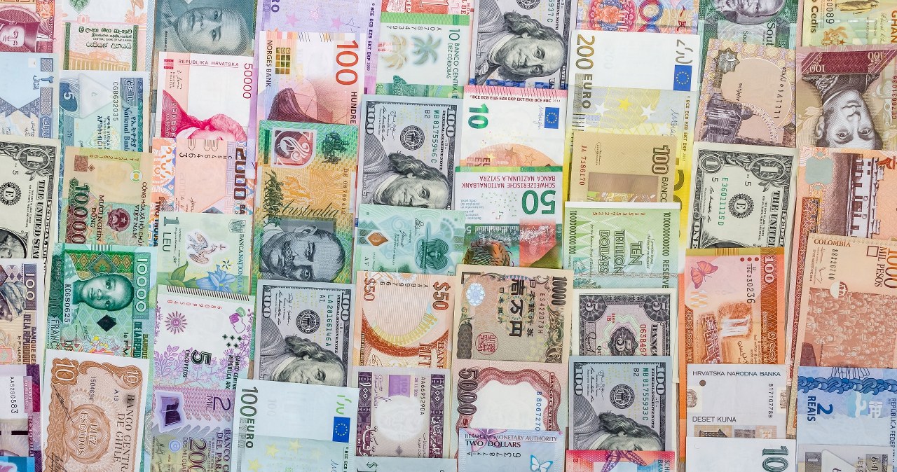 Aktualne kursy walut na 16.07.26 r. Tyle kosztuje dolar, a tyle euro
