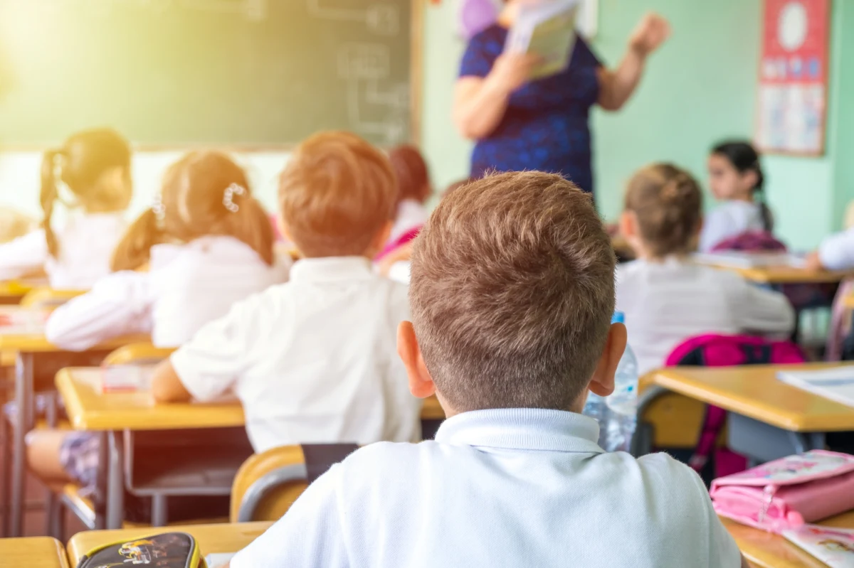 W szkołach jest 21 tysięcy wakatów na stanowiskach nauczycieli. To zarówno pełne etaty, jak i wakaty po kilka godzin. To dane Ministerstwa Edukacji i Nauki. Co w praktyce oznaczają te liczby?