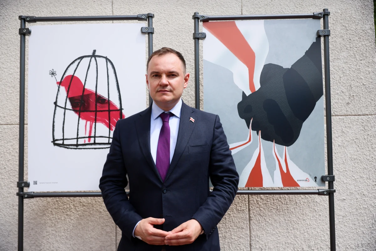 Szef MSWiA Mariusz Kamiński poinformował, że Polska zażądała od Aleksandra Łukaszenki usunięcia wagnerowców z terenu Białorusi. Strefę przygraniczną mają też opuścić nielegalni migranci. Mariusz Kamiński zagroził, że w razie "krytycznego incydentu", przejścia graniczne z Białorusią zostaną zamknięte. Tak w internetowym Radiu RMF24 gość Bogdana Zalewskiego Aleś Zarembiuk, szef fundacji Dom Białoruski w Warszawie, komentował sytuację wagnerowców: "Mordować ludzi - to jest ich specjalność (...) Część z nich wróci do Rosji, a część być może wróci do Ukrainy i tam będzie znowu mordować Ukraińców".