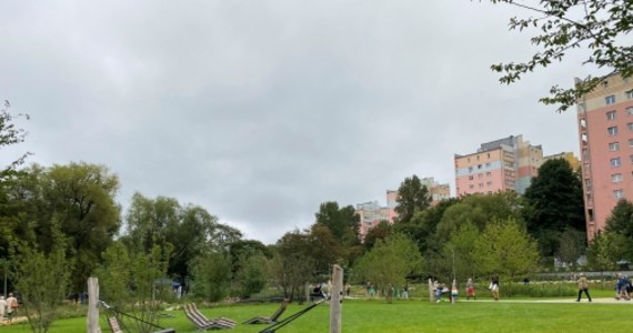Otwarto oficjalnie trzecią część Parku Centralnego w Gdyni. Powstała zielona przestrzeń w centrum miasta, są miejsca do rekreacji i aktywności dla dzieci i dorosłych. Działa także wyczekiwany, duży, podziemny parking na 270 samochodów.
