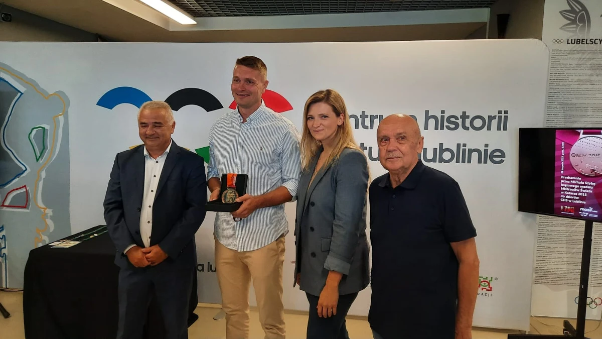 Cenny dar dla Centrum Historii Sportu w Lublinie. Do jego zbiorów trafił brązowy medal zdobyty przez Michała Szybę na mistrzostwach świata w Katarze w 2015 roku. Szczypiornista otrzymał z kolei Medal Prezydenta Miasta za zasługi dla Lublina.