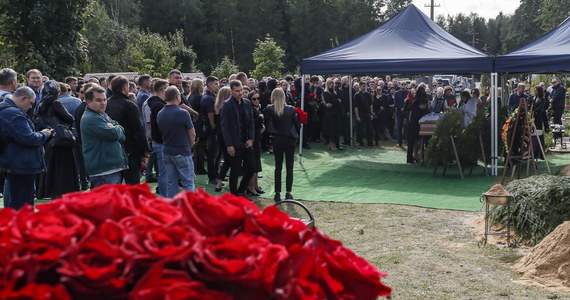 Jewgienij Prigożyn, który zginął w ubiegłym tygodniu w katastrofie lotniczej w obwodzie twerskim, został pochowany na cmentarzu na obrzeżach Petersburga. O pogrzebie poinformowała na Telegramie jego służba prasowa.