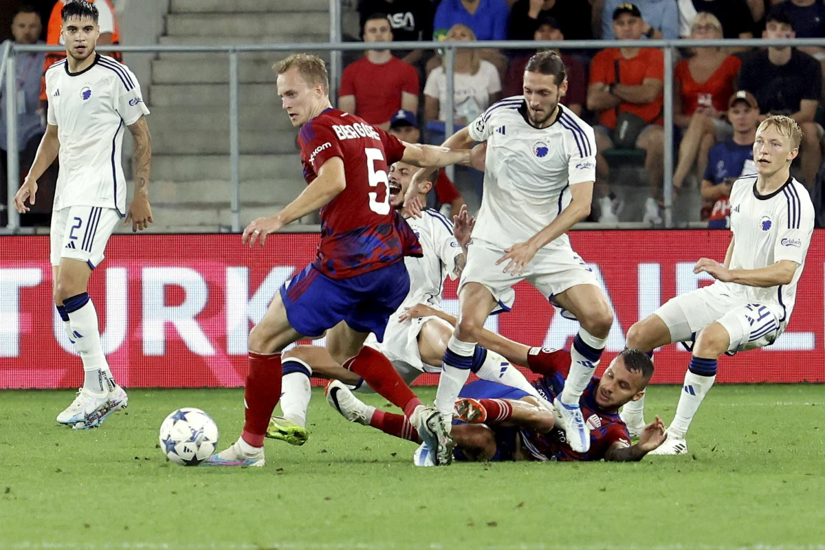 Piłkarze Rakowa Częstochowa będą chcieli dziś w Danii odrobić jednobramkową stratę i pokonać FC Kopenhaga w rewanżowym meczu ostatniej rundy eliminacji Ligi Mistrzów. Stawką jest awans do fazy grupowej, w której do tej pory grały tylko dwa polskie kluby - Legia Warszawa i Widzew Łódź.