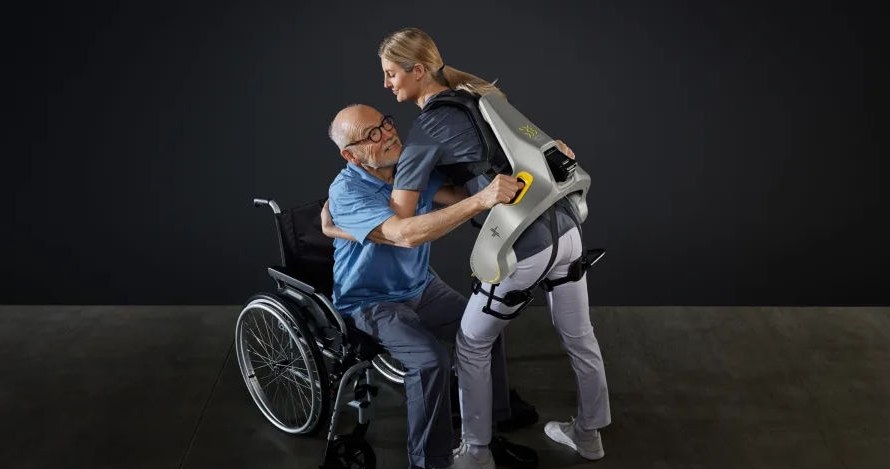 Większość egzoszkieletów projektowana jest z myślą o pracownikach przemysłowych i osobach niepełnosprawnych. Firma German Bionic postanowiła to zmienić i zaprezentowała model dla pielęgniarek i innego personelu medycznego. 