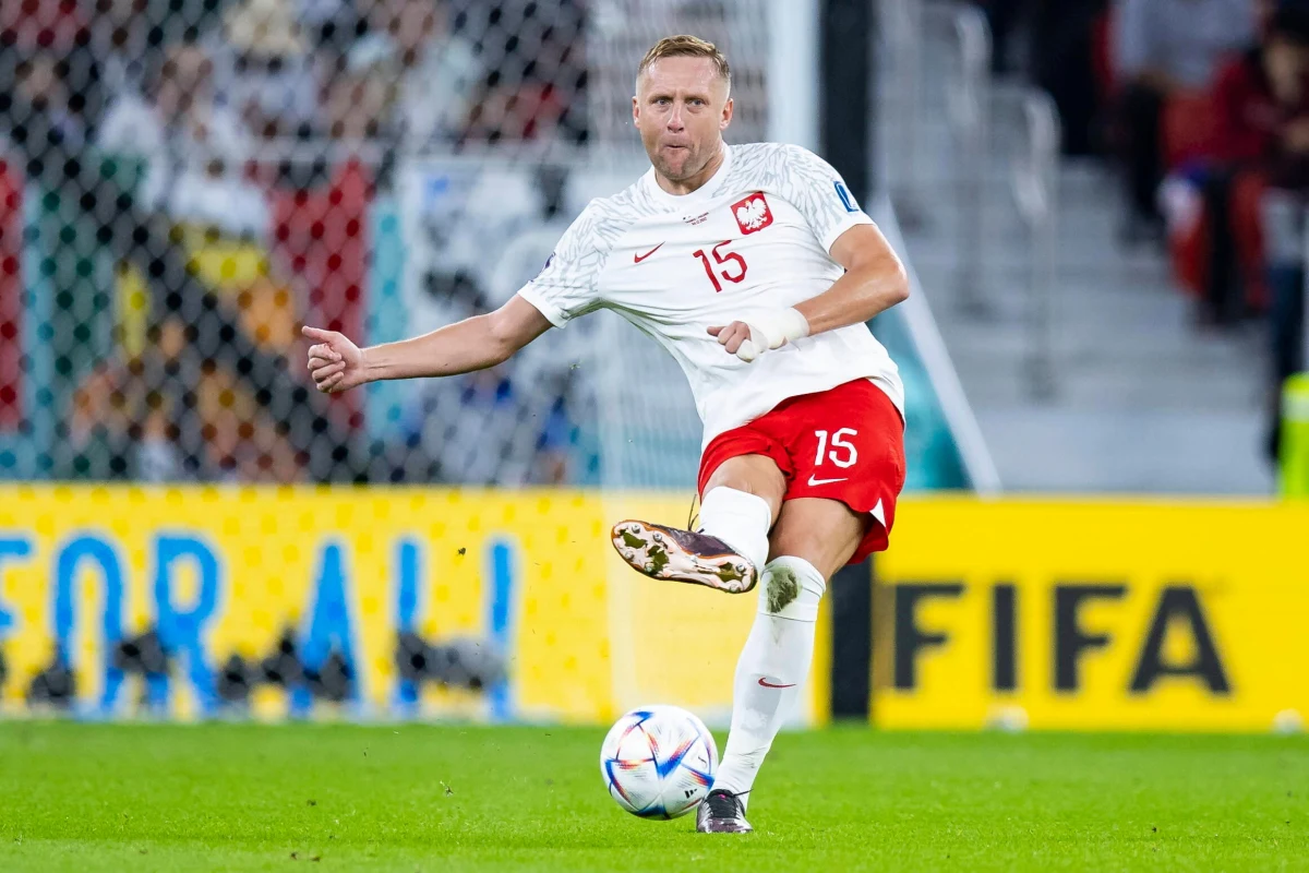 Po 13 latach Kamil Glik wraca do Ekstraklasy. Po raz ostatni występował na naszych boiskach w sezonie 2009/2010. Teraz znów zobaczymy go na krajowych boiskach. Doświadczony obrońca i jeden z liderów reprezentacji w ostatniej dekadzie podpisał kontrakt z Cracovią.