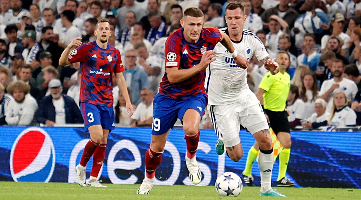 Piłkarze Rakowa Częstochowa nie zagrają w fazie grupowej Ligi Mistrzów. Podopieczni Dawida Szwargi w rewanżowym meczu IV rundy eliminacji tych prestiżowych rozgrywek zremisowali na wyjeździe z FC Kopenhaga 1:1. Wcześniej ulegli w Sosnowcu w roli gospodarza 0:1. Częstochowian czekają teraz występy w Lidze Europy.