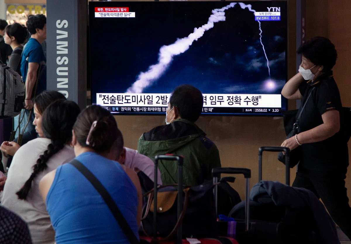 Korea Północna potwierdziła, że wystrzeliła dwie rakiety balistyczne krótkiego zasięgu. Pjongjang stwierdził, że był to "symulowany taktyczny atak nuklearny" w odpowiedzi na manewry USA i Korei Południowej – podała północnokoreańska agencja państwowa KCNA.