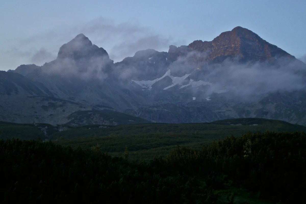 Po godz. 4 nad ranem zakończyła się wyprawa ratowników TOPR po dwójkę turystów z Ukrainy, którzy utknęli na Orlej Perci w rejonie Granackiej Przełeczy. Na szczęście nic im się nie stało. 