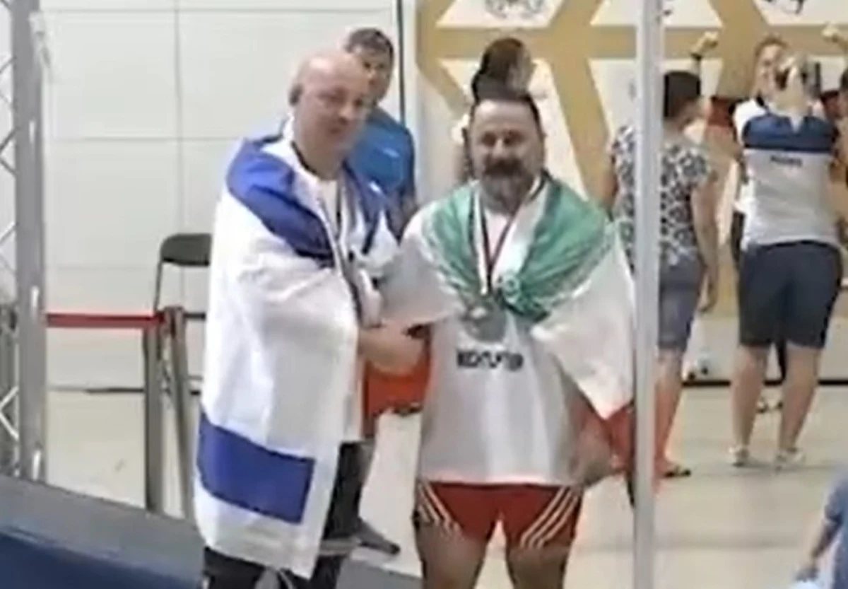 Iran dożywotnio zdyskwalifikował swojego sztangistę za podanie ręki na podium zawodnikowi z Izraela. Wydarzenie miało miejsce podczas mistrzostw świata weteranów w Wieliczce.