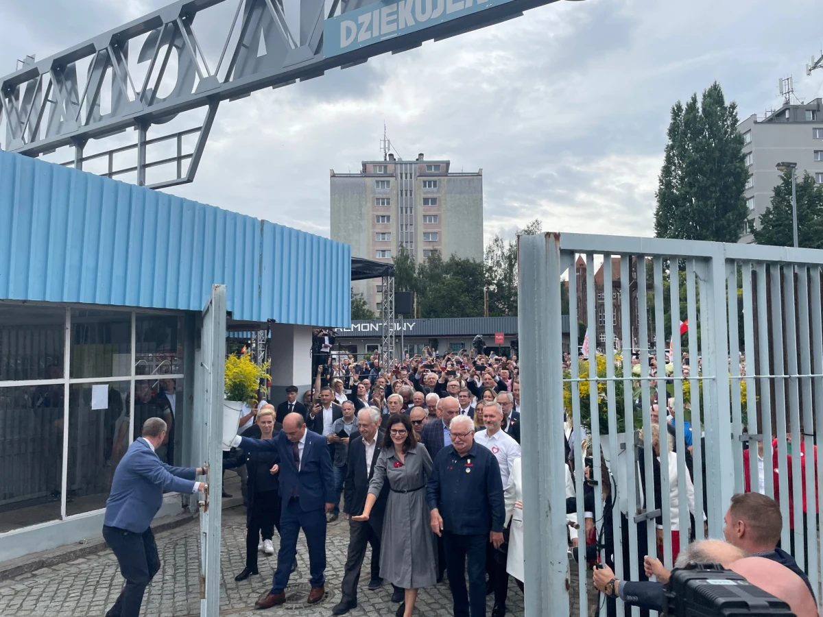 W Gdańsku trwają obchody 43. rocznicy podpisania Porozumień Sierpniowych. Na placu Solidarności głos zabrali m.in. Lech Wałęsa i Henryka Krzywonos-Strycharska. 