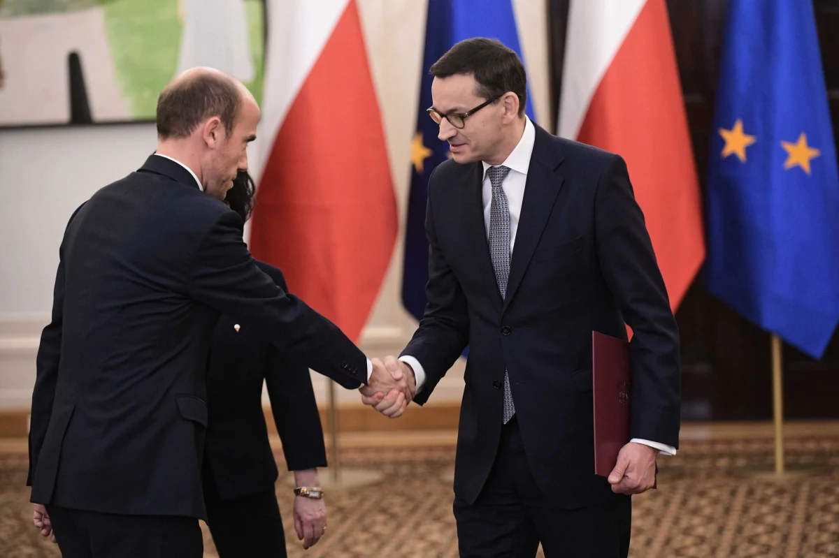 Prawo i Sprawiedliwość ogłosiło jedynki na listach wyborczych. Piotr Gliński rywalizować będzie w Warszawie z Donaldem Tuskiem (KO). W Białymstoku Jacek Sasin (PiS) spotka się z Szymonem Hołownią (Trzecia Droga) i Krzysztofem Bosakiem (Konfederacja). W Kielcach Jarosław Kaczyński stoczy pojedynek z Marzeną Okłą-Drewnowicz, a w Katowicach Mateusz Morawiecki z Borysem Budką.