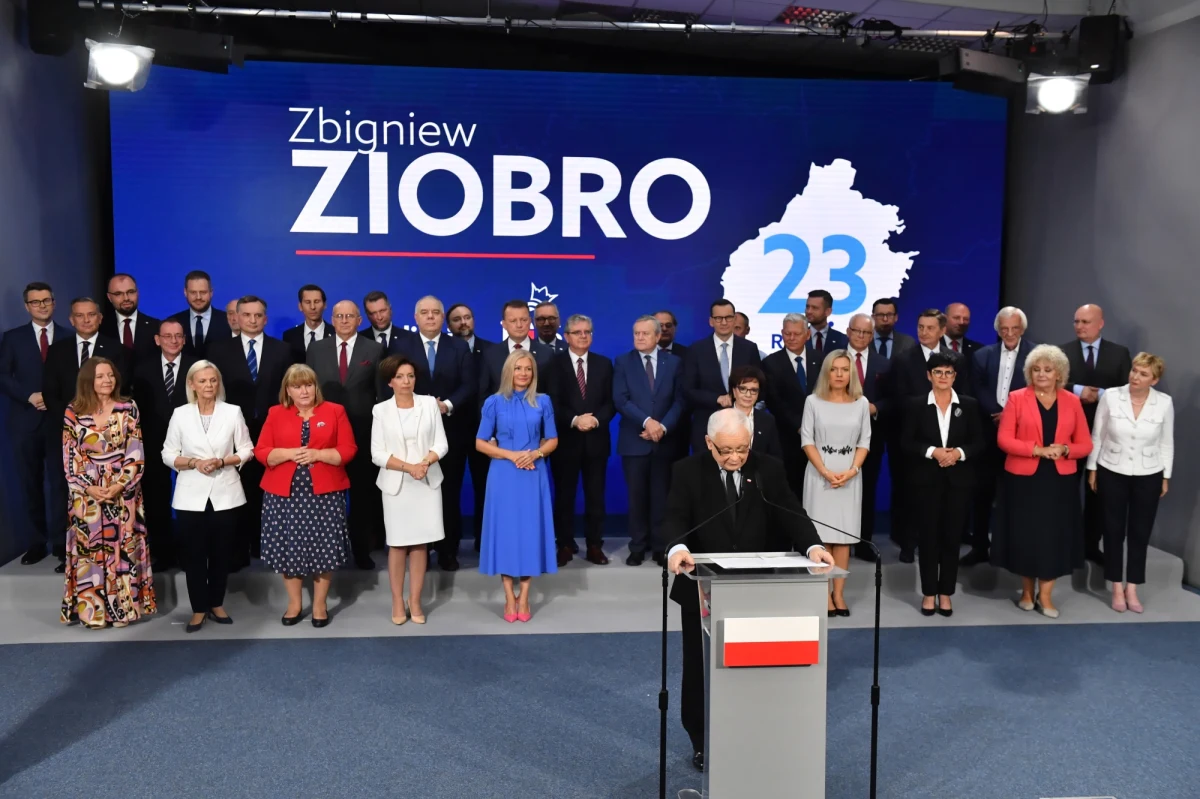 Ponad połowa list wyborczych Prawa i Sprawiedliwości do Sejmu będzie miała nowych liderów - innych niż w 2019 roku. Prezes PiS Jarosław Kaczyński ogłosił dziś jedynki w poszczególnych okręgach.