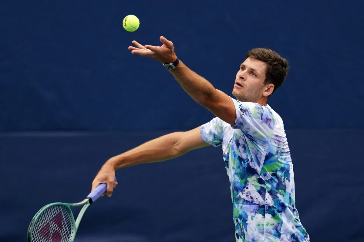 Hubert Hurkacz przegrał w 2. rundzie wielkoszlemowego US Open z brytyjskim tenisistą Jackiem Draperem 2:6, 4:6, 5:7 i odpadł z turnieju. Spotkanie trwało dwie godziny i dziewięć minut.