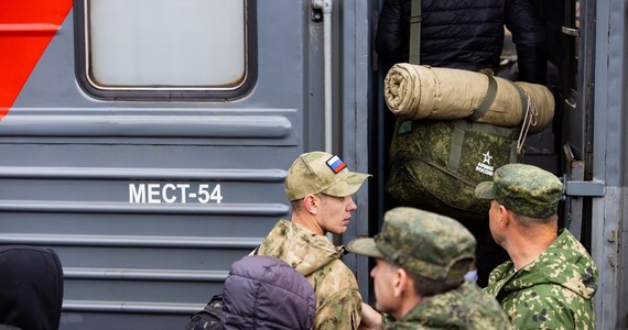 Wiceminister obrony Ukrainy Hanna Malar twierdzi, że rosyjska armia zaczyna cierpieć na poważne braki dostaw żywności. Wobec niesubordynowanych żołnierzy rosyjskich coraz częściej stosuje się karę wstrzymania racji. Malar twierdzi, że problemy logistyczne Rosjan pogłębiają się, a Moskwa nie zamierza wstrzymywać mobilizacji.