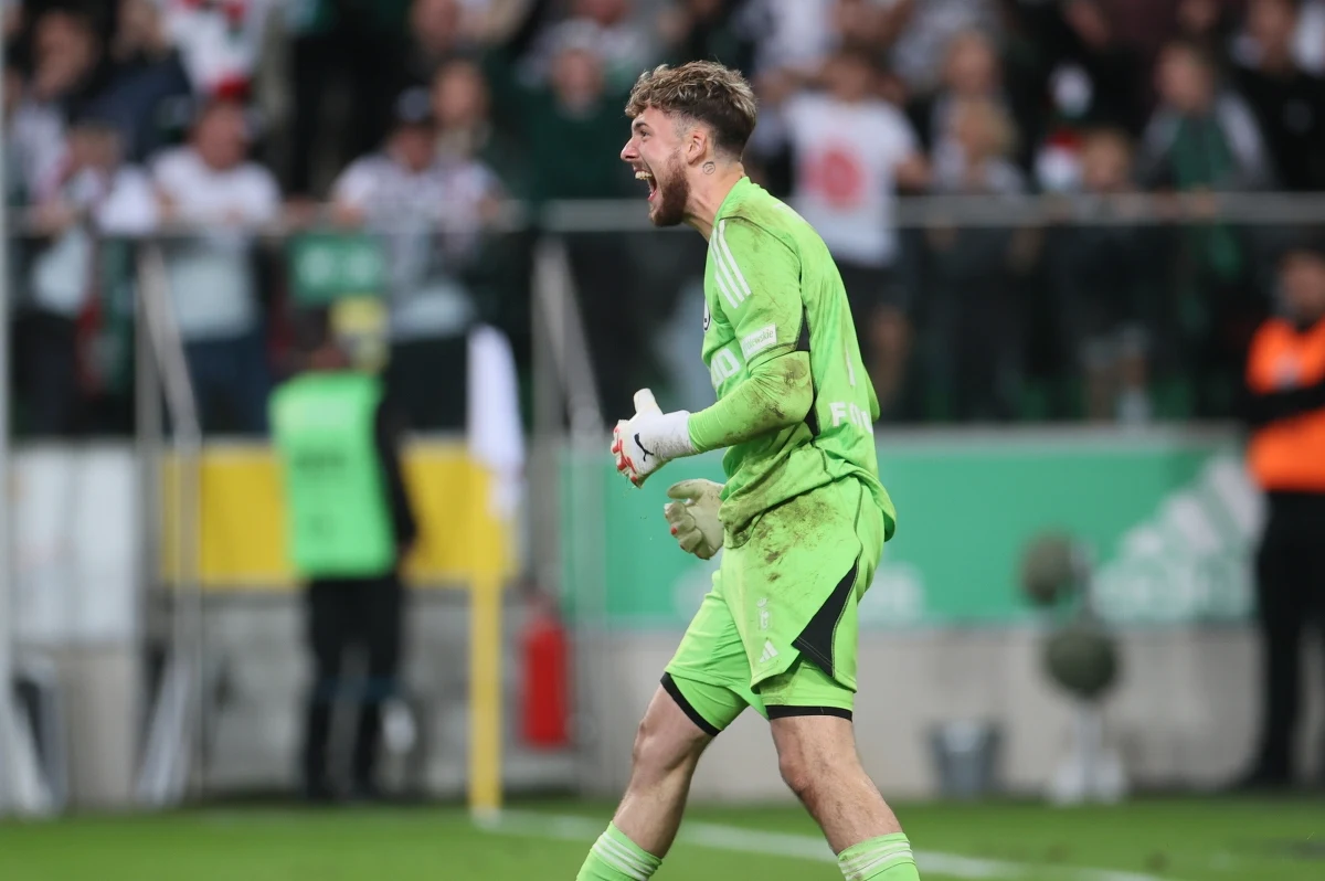 Legia Warszawa awansowała do Ligi Konferencji! W rewanżowym meczu IV rundy eliminacji podopieczni Kosty Runjaicia wyeliminowali po rzutach karnych duński FC Midtjylland. Legioniści swoich rywali w fazie grupowej poznają jutro - losowanie odbędzie się o godz. 14:00 w Monako.