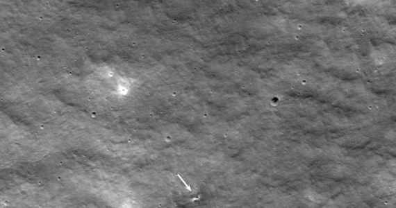 Naukowcy najprawdopodobniej pokazali miejsce, gdzie w sierpniu rozbiła się rosyjska sonda Łuna-25. Krater powstały po uderzeniu o powierzchnię Księżyca sfotografowała należąca do NASA sonda Lunar Reconnaissance Orbiter. 
