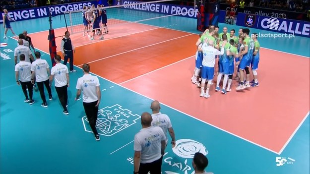 Skrót meczu Finlandia – Słowenia 0:3 (21:25, 19:25, 22:25). Mistrzostwa Europy siatkarzy – grupa B.

