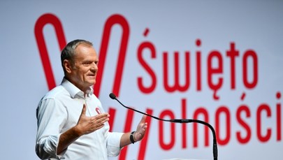 Premier: Tusk jest jak pyton, który tak przytula aż udusi