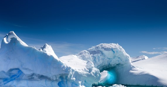 Australijski lodołamacz Nuyina wyruszył z Tasmanii do Antarktyki z misją ratunkową. "Naukowiec przebywający w stacji Casey Australijskiego Programu Antarktycznego (AAP) potrzebuje specjalistycznego leczenia" - informuje BBC, powołując się na komunikat AAP.