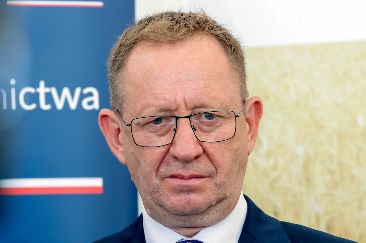 Po 15 września Polska nie wpuści importu zboża z Ukrainy - zadeklarował polski minister rolnictwa Robert Telus. Szef resortu powiedział, że interes polskich rolników, jest ważniejszy od jakiejkolwiek dyrektywy brukselskiej.
