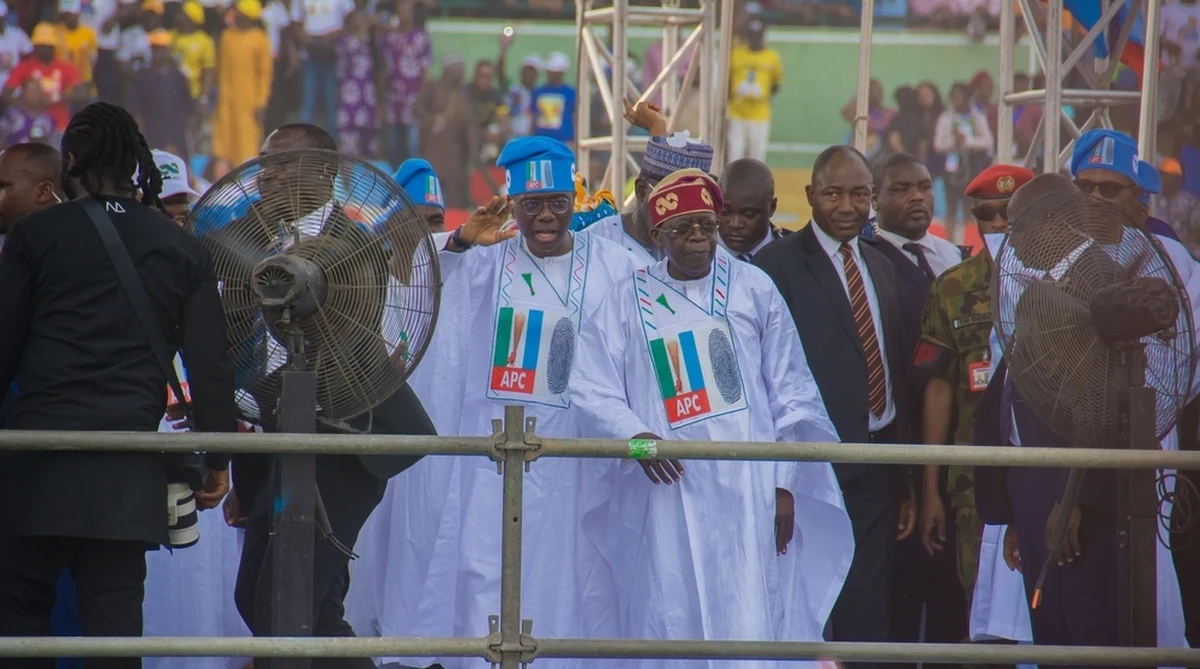 Gruntowną i radykalną reformę dyplomacji postanowił przeprowadzić prezydent Nigerii Bola Tinubu. Przywódca afrykańskiego kraju nakazał odwołać wszystkich ambasadorów Nigerii na całym świecie. Odejdą ze skutkiem natychmiastowym.