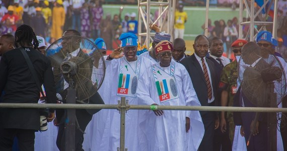 Gruntowną i radykalną reformę dyplomacji postanowił przeprowadzić prezydent Nigerii Bola Tinubu. Przywódca afrykańskiego kraju nakazał odwołać wszystkich ambasadorów Nigerii na całym świecie. Odejdą ze skutkiem natychmiastowym.