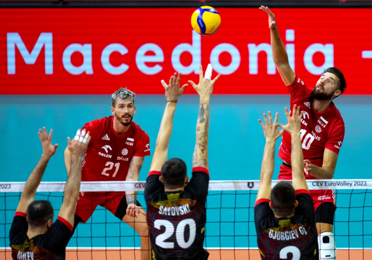 Polscy siatkarze wygrali w Skopje z Macedonią Północną 3:0 (25:12, 25:21, 25:14) w trzecim meczu fazy grupowej mistrzostw Europy. Kolejnym rywalem podopiecznych trenera Nikoli Grbica będzie we wtorek Dania.