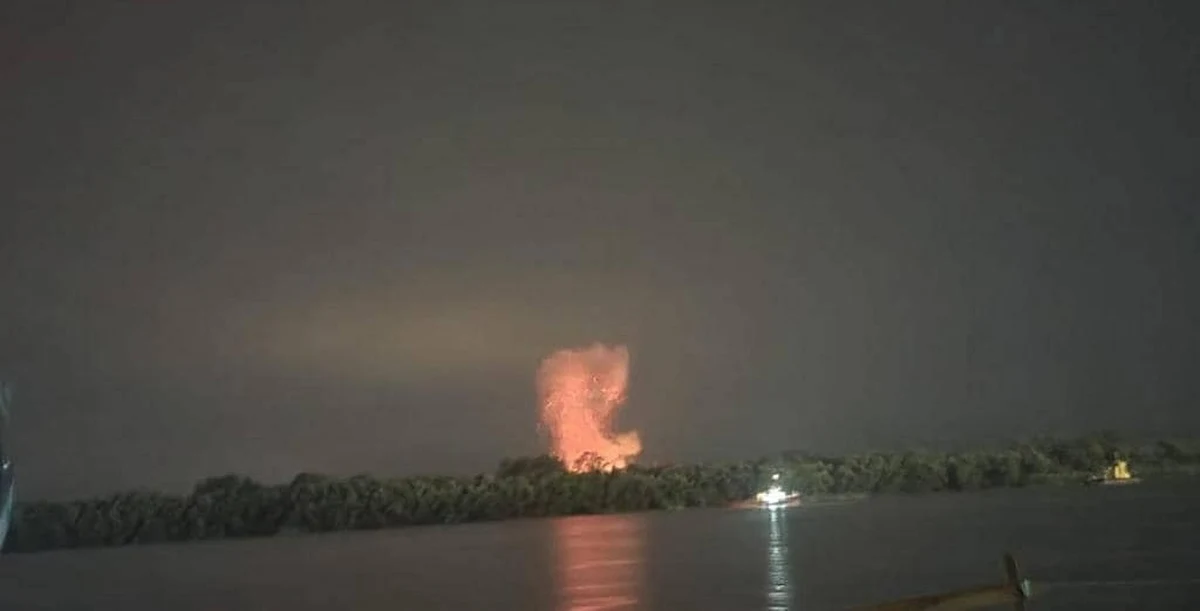 Rzecznik MSZ Ukrainy Ołeh Nikołenko przekazał, że wystrzelone przez Rosję minionej nocy drony Shahed upadły i eksplodowały na terytorium Rumunii, kraju członkowskiego NATO. Rumuński resort obrony zaprzeczył doniesieniom strony ukraińskiej.