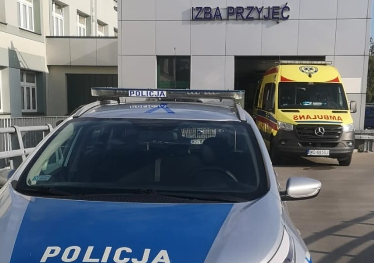 O włos od tragedii w Ostrołęce na Mazowszu. Do radiowozu policyjnego podbiegła roztrzęsiona kobieta, która powiedziała, że jej 8-miesięczne dziecko zakrztusiło się i nie może złapać oddechu.