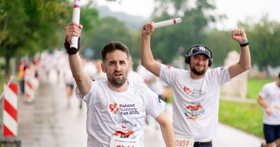 36 445 biegaczy, ponad 1500 zaangażowanych firm i pomoc dla co najmniej 100 osób z niepełnosprawnościami narządów ruchu i po mastektomii - tak w liczbach przedstawia się tegoroczna edycja Poland Business Run. Była ona rekordowa pod względem liczby uczestników.
