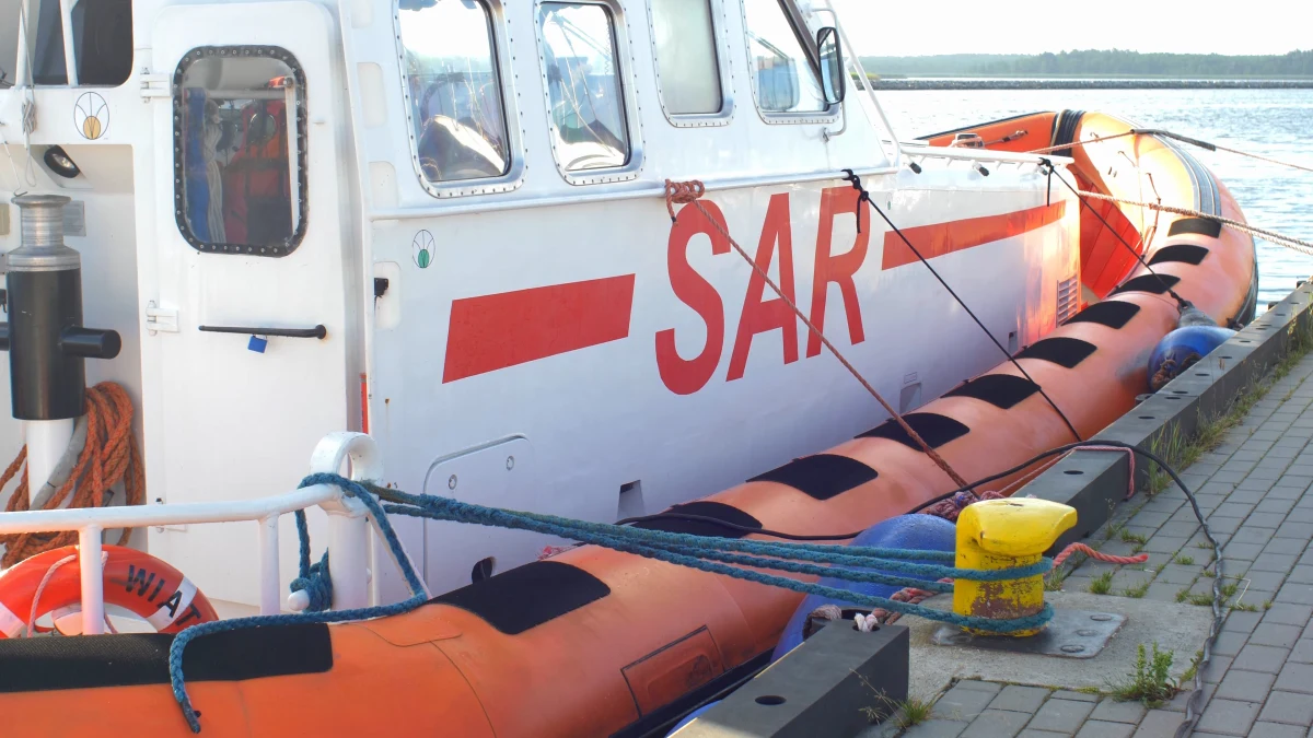 ​O ponad 10 proc. wzrosła liczba akcji, jakie podczas wakacji musieli podjąć nad Bałtykiem ratownicy SAR, czyli Morskiej Służby Poszukiwania i Ratownictwa. W czerwcu, lipcu i sierpniu interweniowali w sumie aż 245 razy: najczęściej na plażach wobec kapiących się w morzu. 