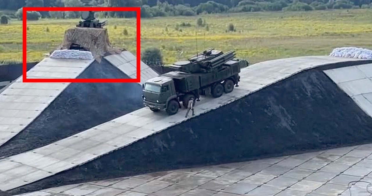 Ostatnie spektakularne ataki ukraińskich dronów na obiekty wojskowe w wielu miastach Rosji tak bardzo przeraziły władze, że w Moskwie w popłochu powstają specjalne obiekty, na których instalowane są potężne systemy obrony powietrznej.