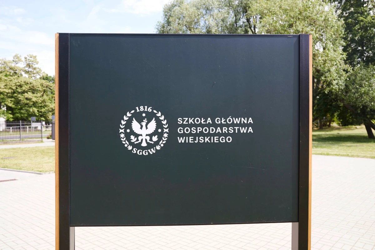 Drugi dzień zablokowany jest system wymiany dokumentów Szkoły Głównej Gospodarstwa Wiejskiego w Warszawie. Uczelnia prawdopodobnie padła ofiarą ataku hakerskiego. Trwa jeszcze ustalanie przyczyn paraliżu informatycznego - stwierdził rzecznik placówki. 