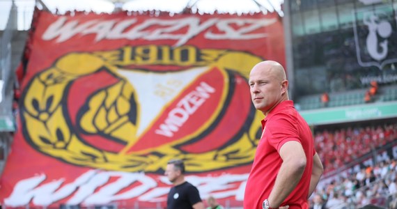 Janusz Niedźwiedź został zwolniony z funkcji trenera piłkarzy Widzewa - poinformował we wtorek łódzki klub.