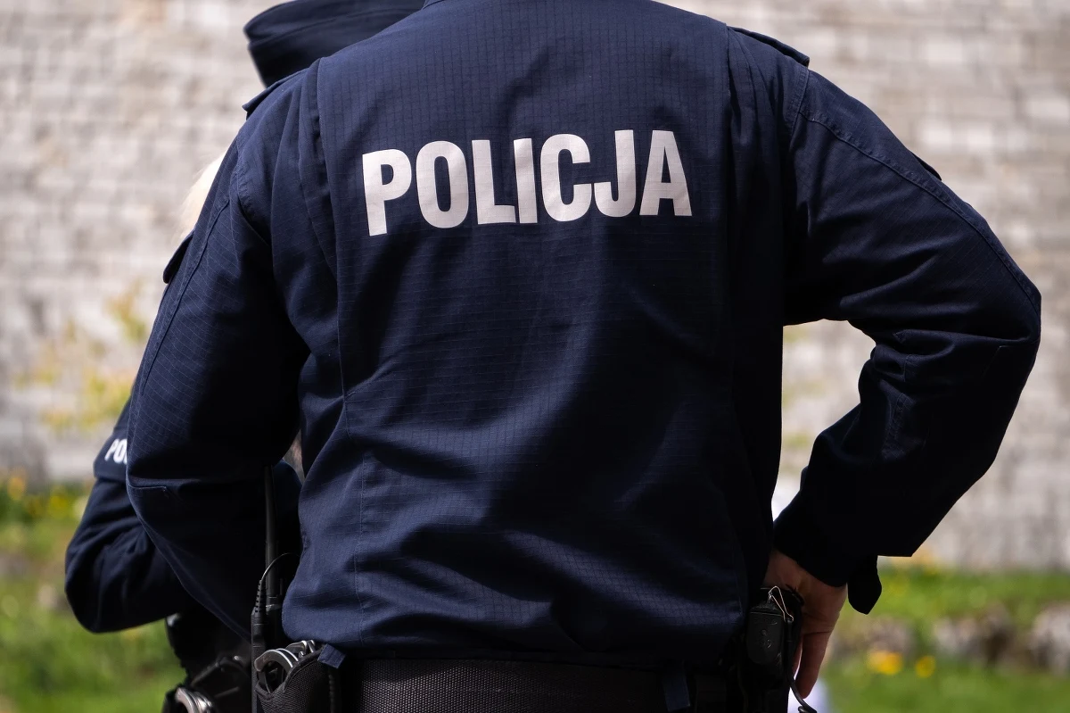 Ujawniamy nowe informacje w skandalicznej sprawie Polaka, który został pochowany w Austrii bez wiedzy rodziny. Przedstawiciele Komendy Głównej Policji osobiście przeprosili bliskich zmarłego pana Mariusza, jednocześnie jego żona dostała do podpisania zaskakujące pismo.